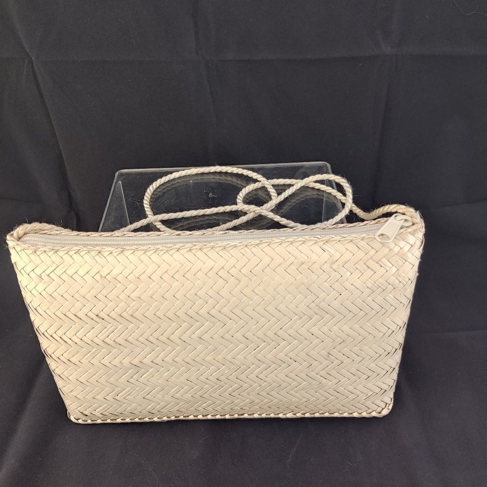 Vintage Lord & Taylor Woven Straw Crossbody Bag – Minimal Summer Clutch - Picture 3 of 14